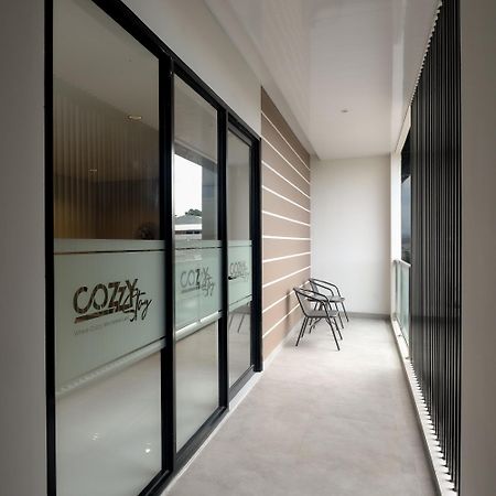 Cozzy Stay Hotel Semarang By Sinergi ภายนอก รูปภาพ